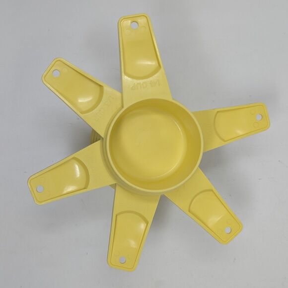 Vintage Tupperware Measuring Cups Set of 6 Harvest Yellow 1/4 1/3 1/2 2/3 3/4 1C - Picture 3 of 7